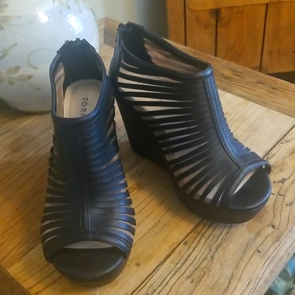 Torrid Wedges